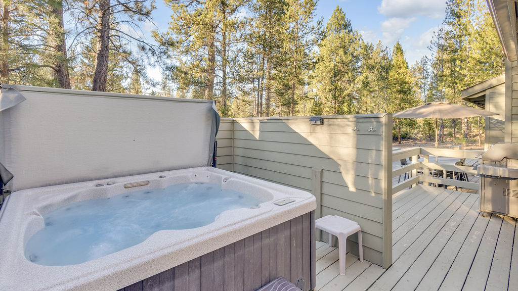 Private hot tub on the back patio